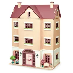 New Fantail Hall Dolls